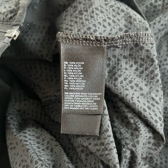 The North Face Full Zip water resistant windbreaker jacket size small grey black - Picture 9 of 9